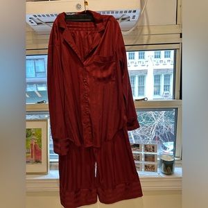 Abercrombie & Fitch Satin Pajamas set